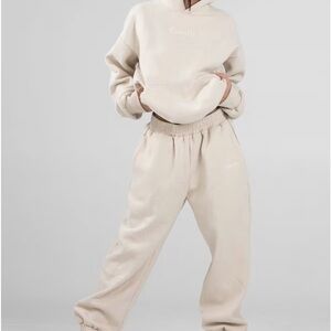 COMFRT set in color bone